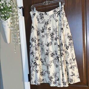 Who What Wear Cream and Black Floral A-Line Skirt